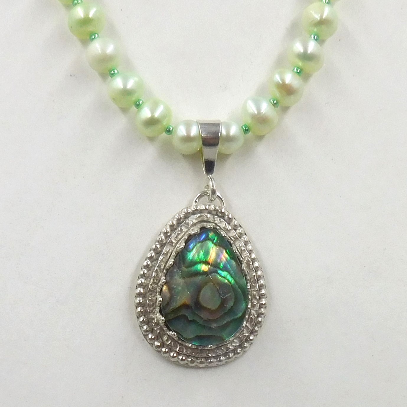 Click to view detail for DKC-2161 Necklace, Paua Shell, FW Pearls $275